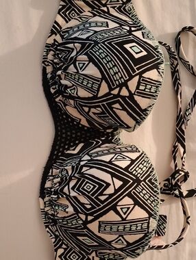 Victoria's Secret Black & Mint Stitch-Trim Bikini Top